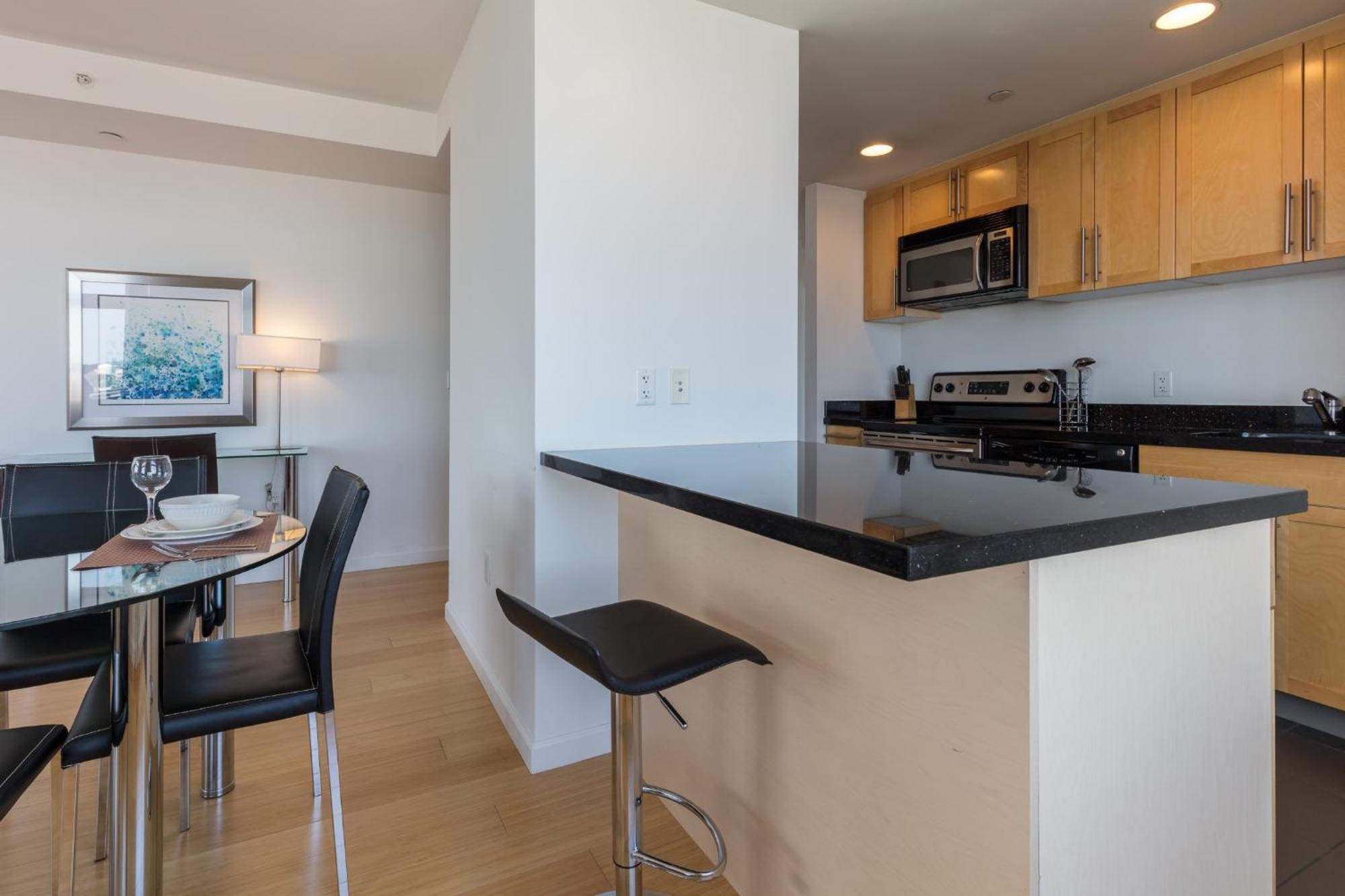 Global Luxury Suites At Kendall West Cambridge Room photo